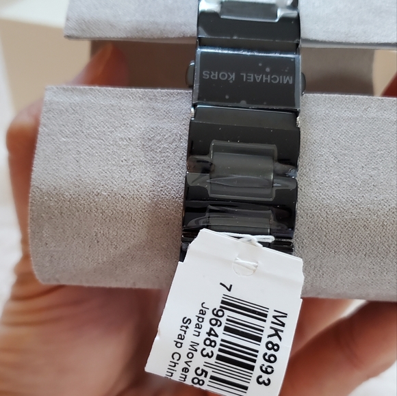 NWT Michael Kors Men's Watch Quartz Chronograph Black Dial Stainless Steel - Picture 5 of 7